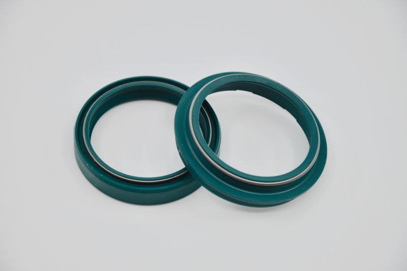 Juego de retenes de suspensión delanteros SKF KITG-47S para Buell 1125 125-1700