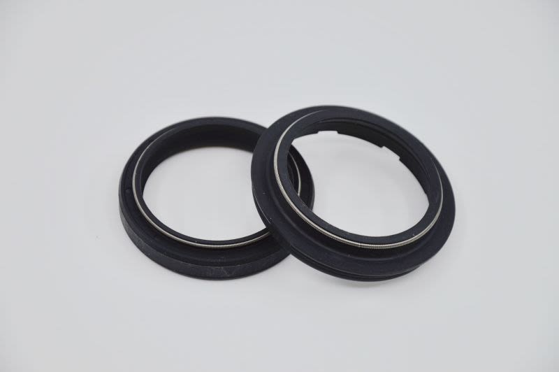 Juego de retenes de suspensión delanteros SKF KITB-46Z para BMW HP4 1000