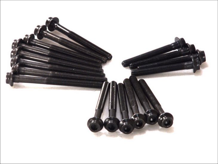 Juego de pernos de culata ELRING 820.106 para Mercedes-Benz Sprinter 2-T (B901, B902) 1995-2006